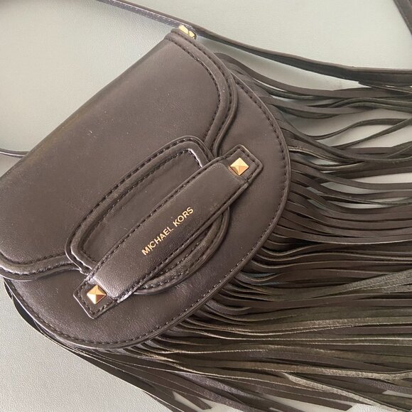 Michael Kors Cary Small Fringed Leather Crossbody Saddle Bag - Picture 4 of 13